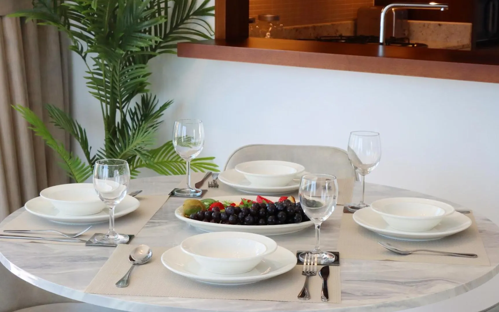 Livbnb - Bright 1Br Boulevard Point Dubai Apartment