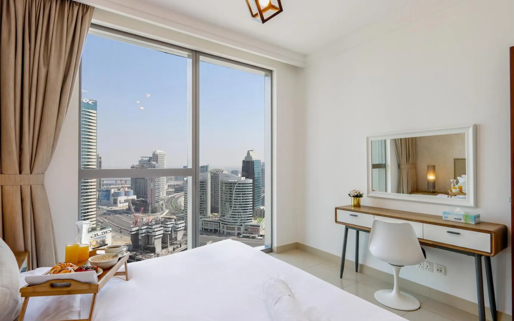 Livbnb - Bright 1Br Boulevard Point Dubai Apartment