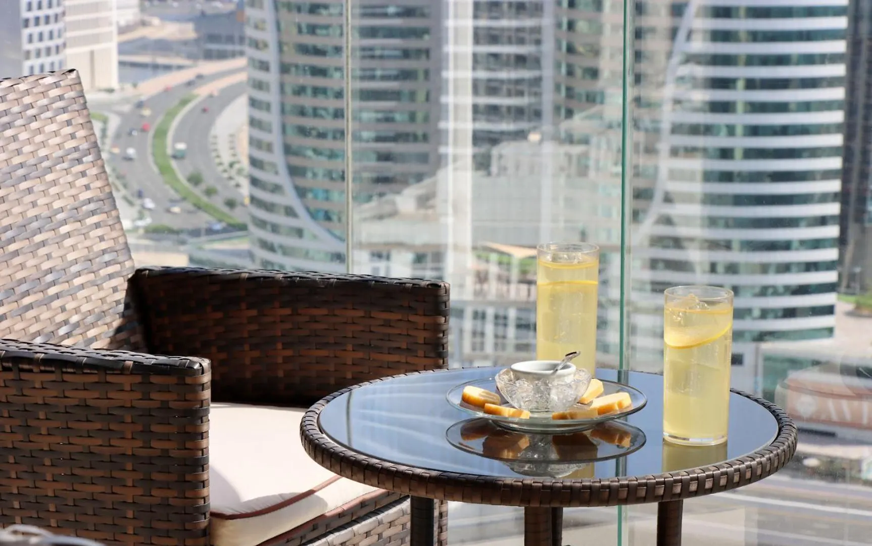 Livbnb - Bright 1Br Boulevard Point Dubai Apartment