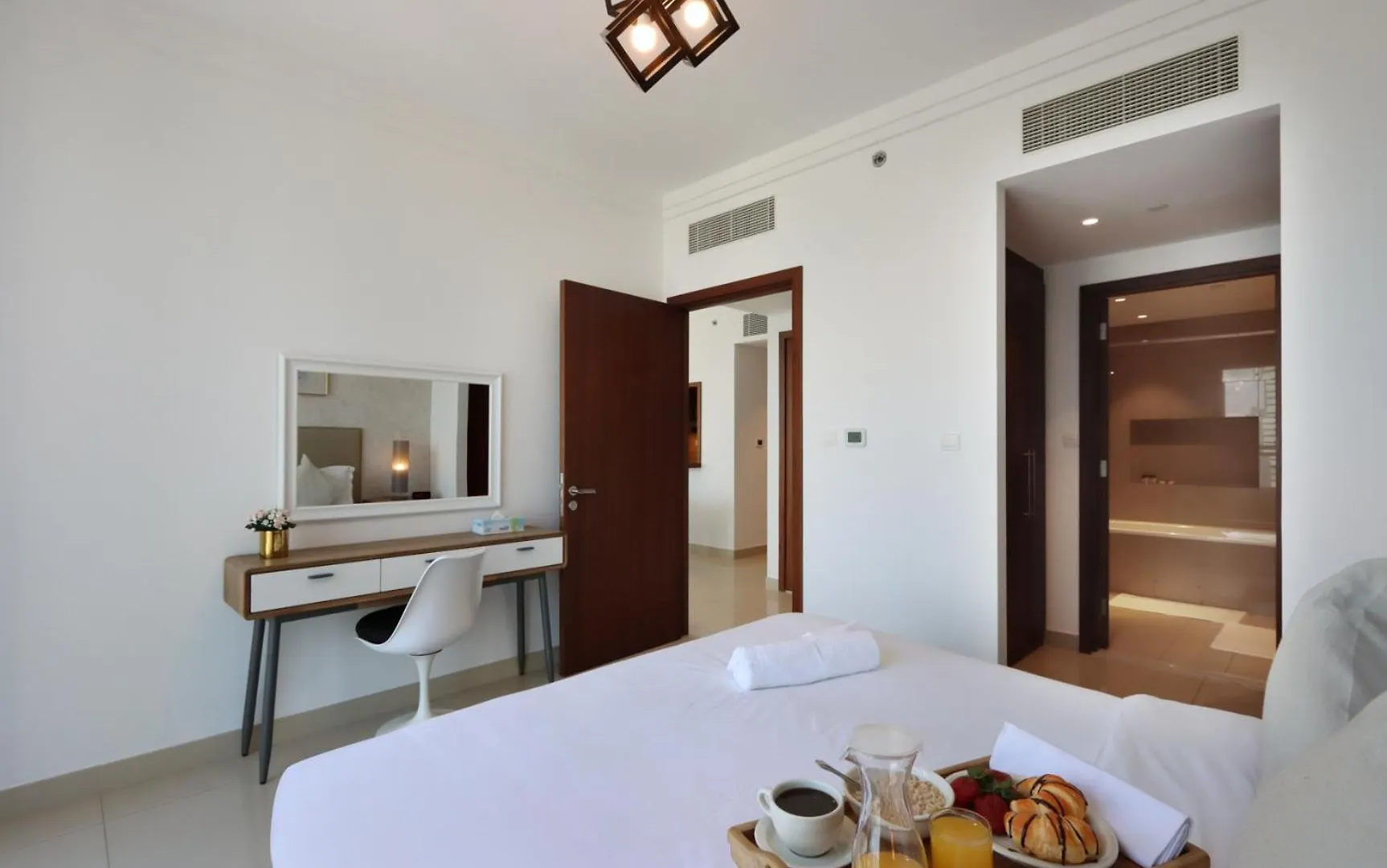 Livbnb - Bright 1Br Boulevard Point Dubaj 0*,  Zjednoczone Emiraty Arabskie